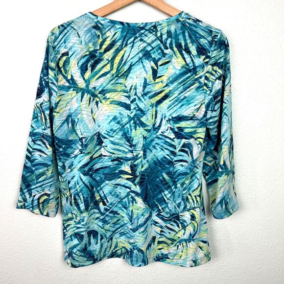 Chico's Blue Abstract Botanicals Print 3/4 Sleeve Lightweight Top Size 2 (Large) - Picture 6 of 6